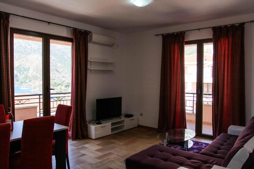 Апартаменты Apartments Risan Club Family Рисан-303