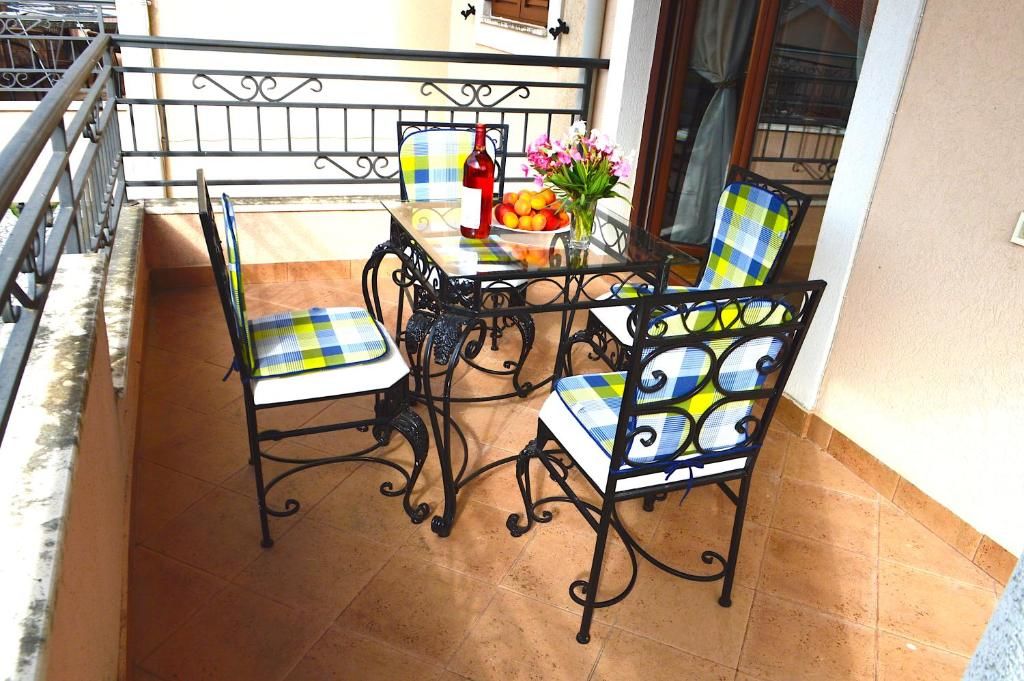 Апартаменты Apartments Risan Club Family Рисан-375