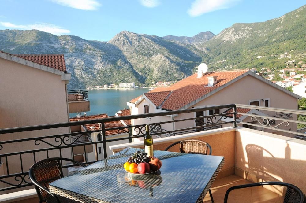 Апартаменты Apartments Risan Club Family Рисан