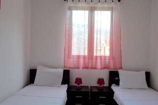 Апартаменты Apartments Risan Club Family Рисан Апартаменты с 3 спальнями-7