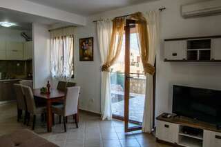 Апартаменты Apartments Risan Club Family Рисан Апартаменты - 1-й этаж-9