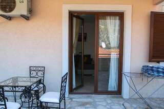 Апартаменты Apartments Risan Club Family Рисан Апартаменты - 1-й этаж-25