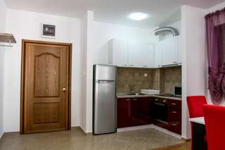 Апартаменты Apartments Risan Club Family Рисан Апартаменты с 2 спальнями-8