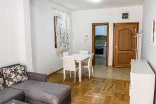 Апартаменты Apartments Risan Club Family Рисан Апартаменты с 1 спальней-5