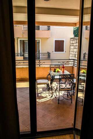 Апартаменты Apartments Risan Club Family Рисан Апартаменты с 1 спальней-7