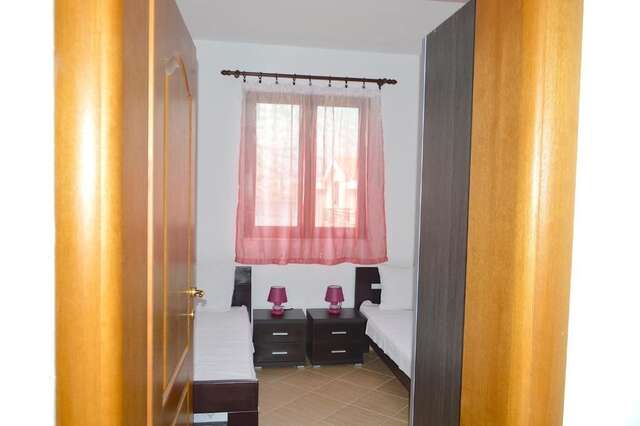 Апартаменты Apartments Risan Club Family Рисан-132