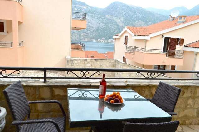 Апартаменты Apartments Risan Club Family Рисан-144