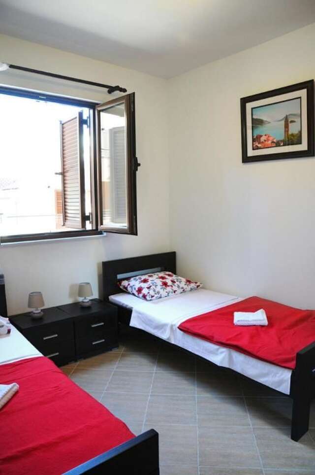 Апартаменты Apartments Risan Club Family Рисан-161