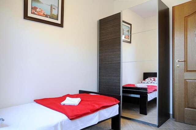Апартаменты Apartments Risan Club Family Рисан-162