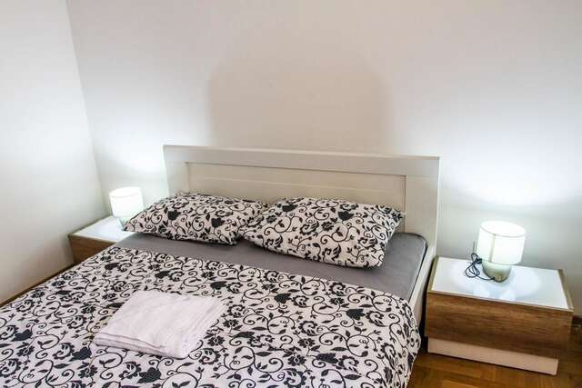 Апартаменты Apartments Risan Club Family Рисан-20