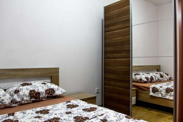 Апартаменты Apartments Risan Club Family Рисан-290