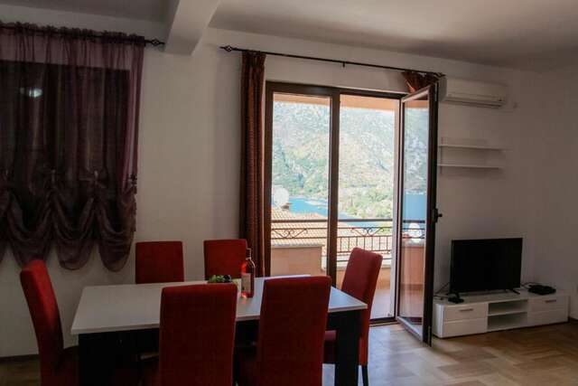 Апартаменты Apartments Risan Club Family Рисан-301