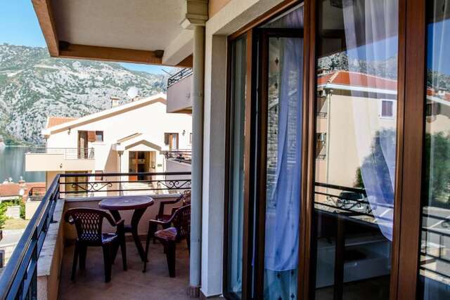 Апартаменты Apartments Risan Club Family Рисан-341