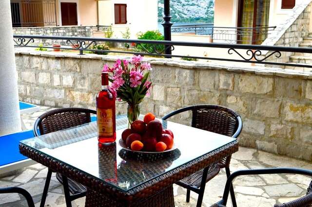 Апартаменты Apartments Risan Club Family Рисан-78